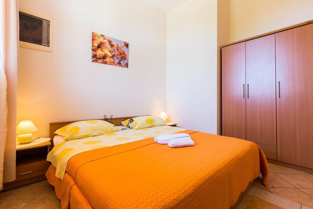 Apartments Angelina Sukošan エクステリア 写真